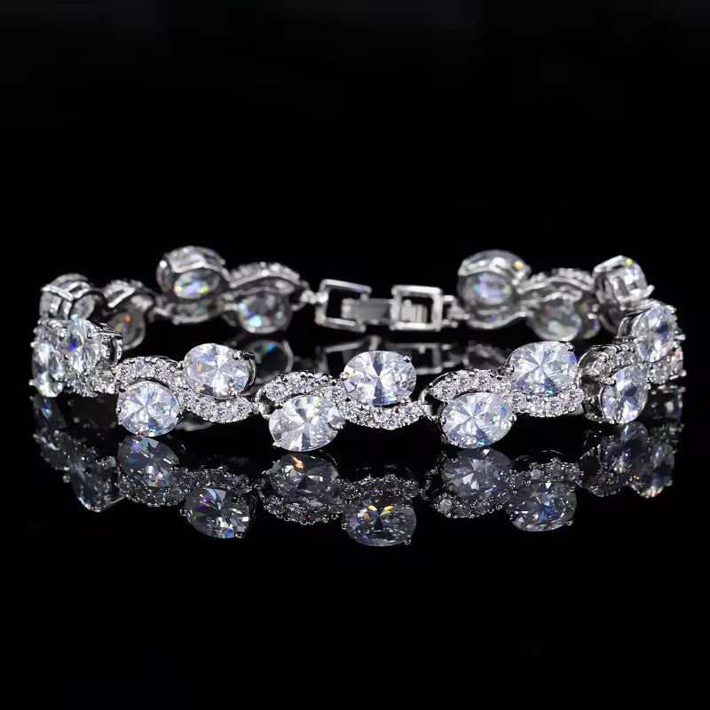 Regal Zircon Bracelet (With Free Gift Box)